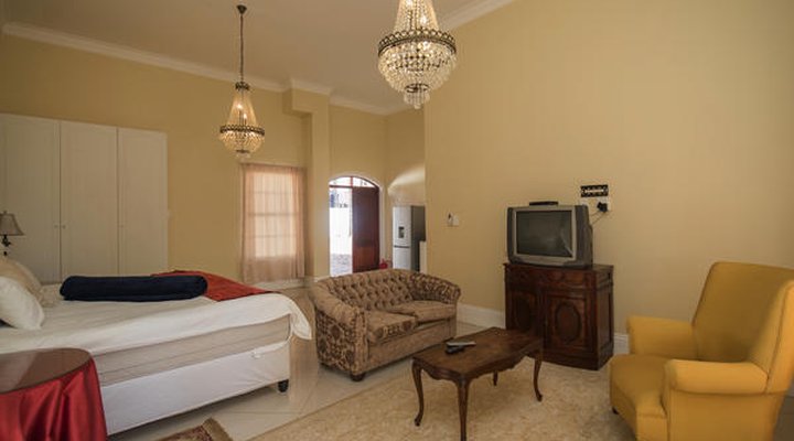 Cricklewood Manor Boutique Hotel