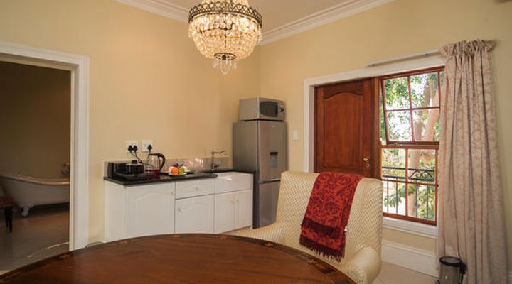 Cricklewood Manor Boutique Hotel