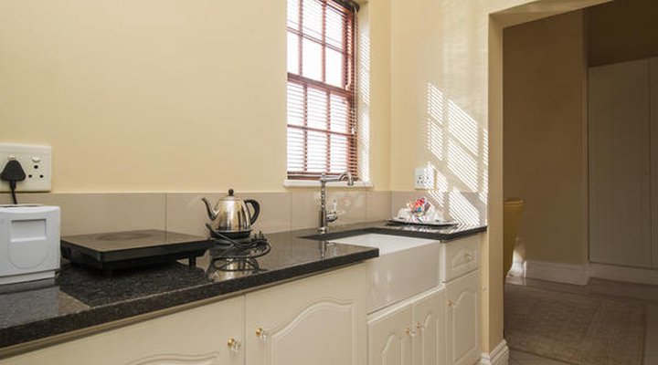 Cricklewood Manor Boutique Hotel