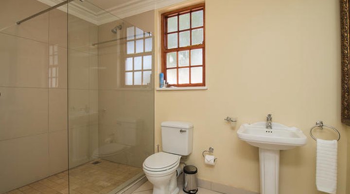 Cricklewood Manor Boutique Hotel