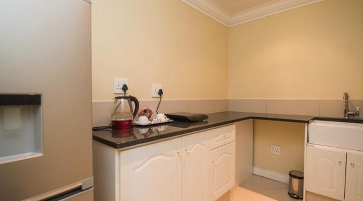 Cricklewood Manor Boutique Hotel