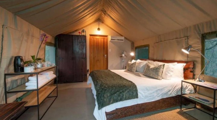 Sausage Tree Safari Camp