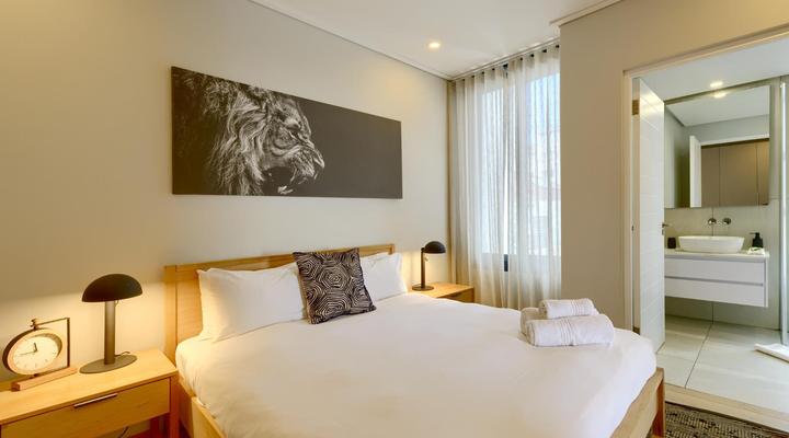 7 on Bantry: Luxury Residence - 305