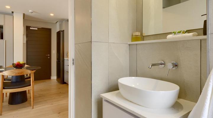 7 on Bantry: Luxury Residence - 305