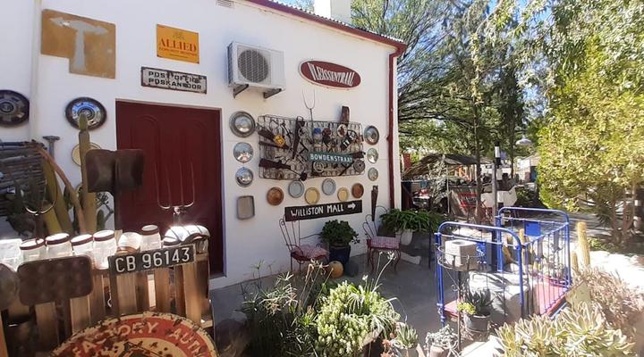 Die Ark Gastehuis and Williston Mall