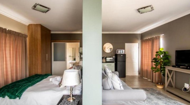 Long Beach Self-catering Units