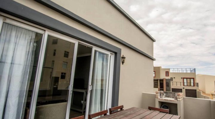 Long Beach Self-catering Units