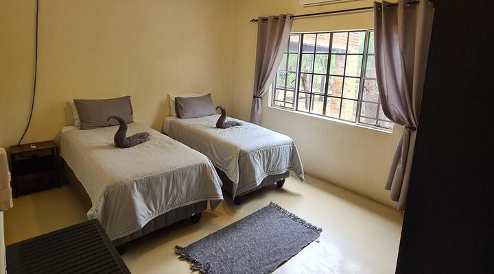 Six Sense Self Catering Guest House (Marloth Park)