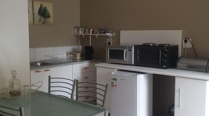 5th Avenue Guest House
