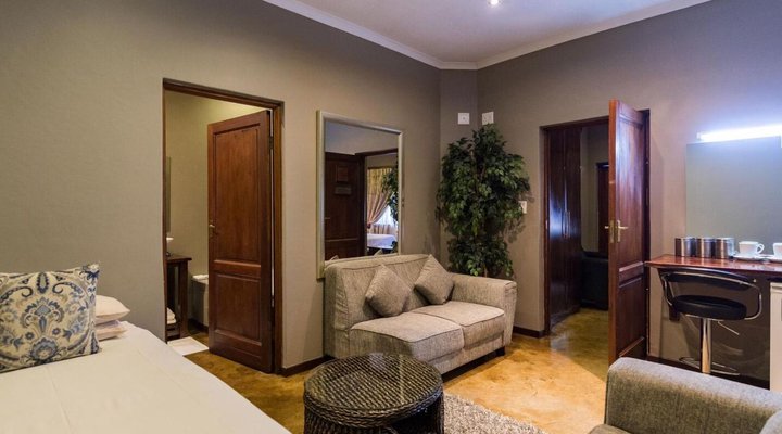 About Guest Lodge