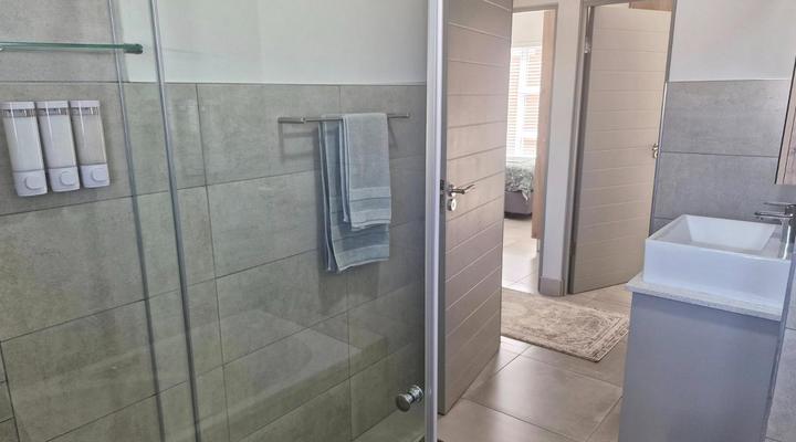 1 on York - Group House 13