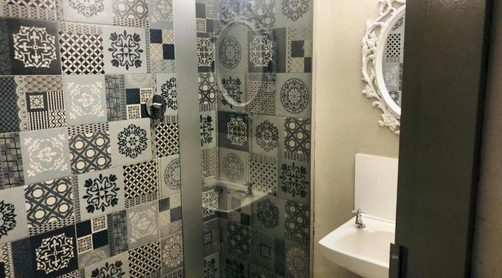 Elephant Springs Hotel & Apartments