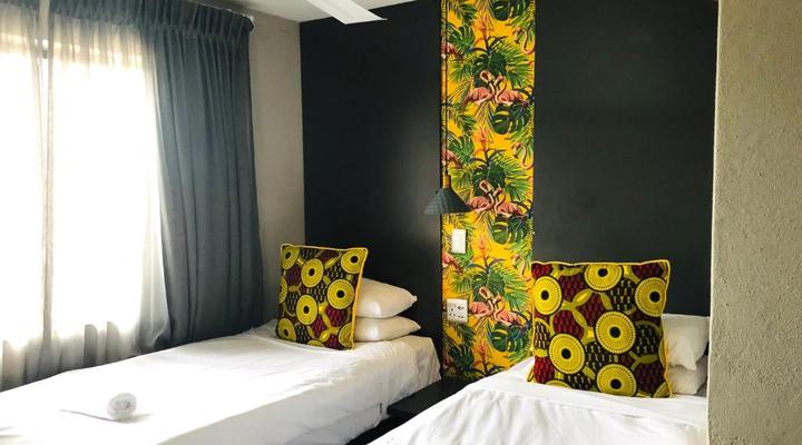 Elephant Springs Hotel & Apartments