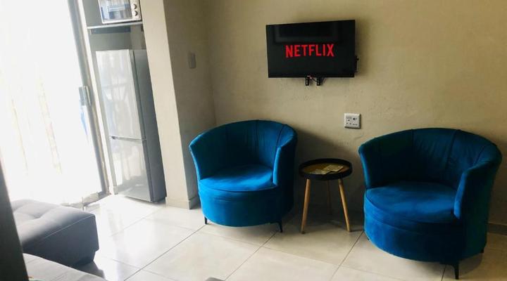 Elephant Springs Hotel & Apartments