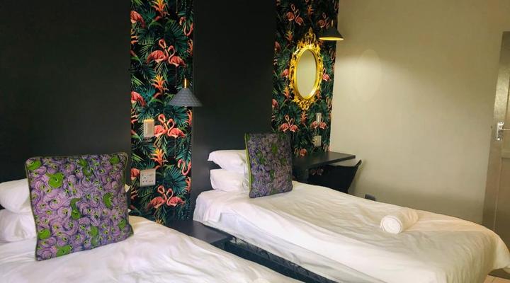 Elephant Springs Hotel & Apartments