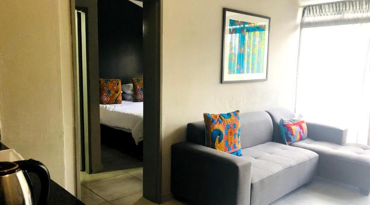 Elephant Springs Hotel & Apartments