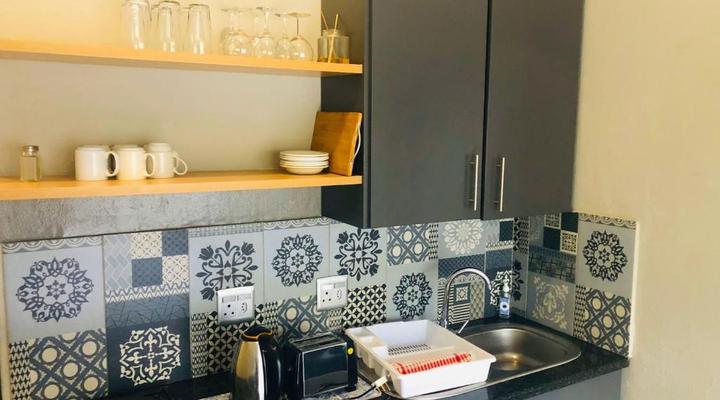 Elephant Springs Hotel & Apartments