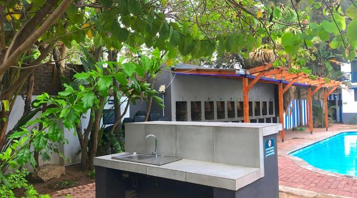 Elephant Springs Hotel & Apartments