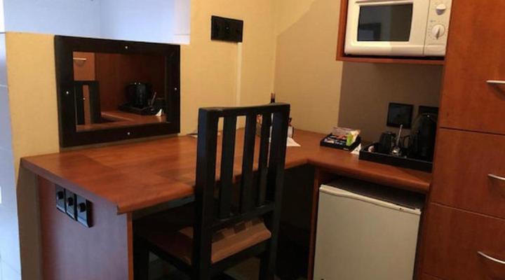 Á La Martha's Airport Guest House