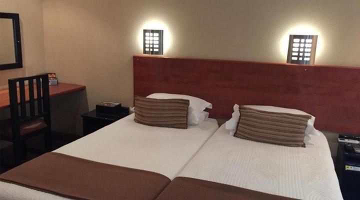 Á La Martha's Airport Guest House