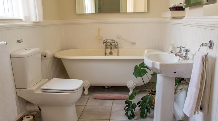 Milkwood Manor on Sea