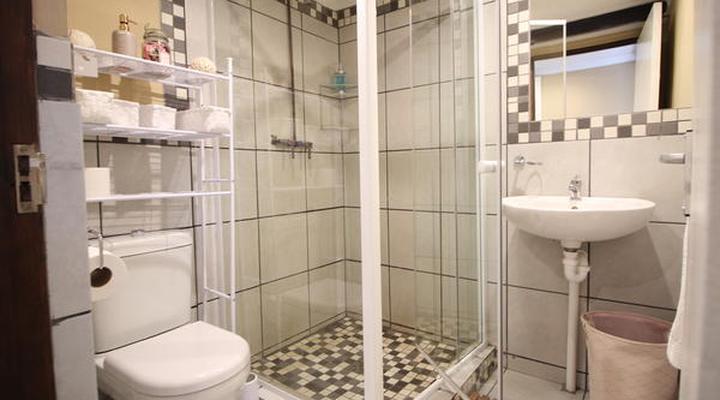 Tube 'n Axe Backpackers Lodge