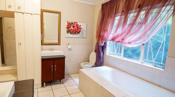 Mirisa's Guest House