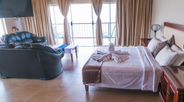 Lake Safari Lodge