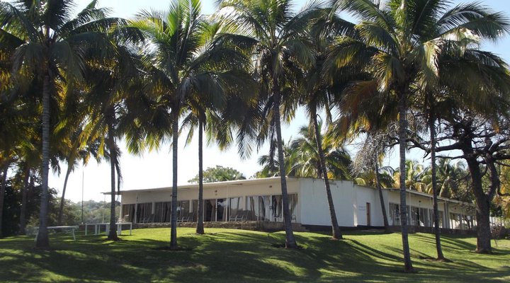 Lake Safari Lodge