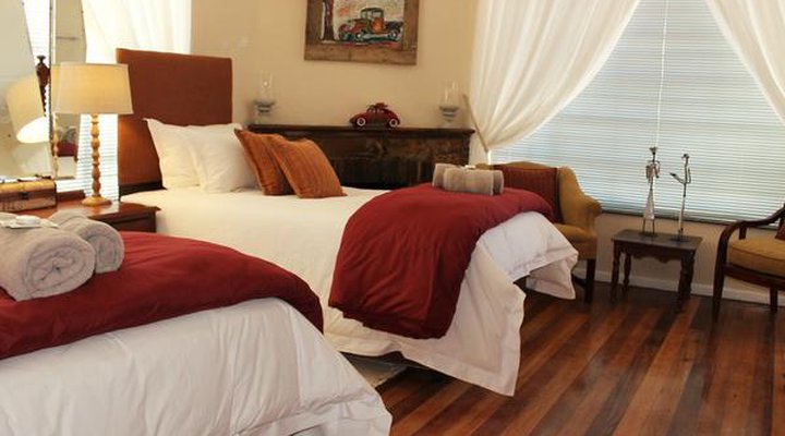 Blue Moon Guesthouse & Restaurant