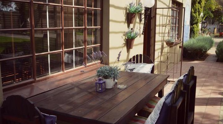 De Stallen Guest House