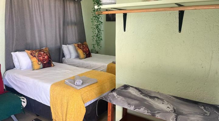 Green Elephant Cottages Uis