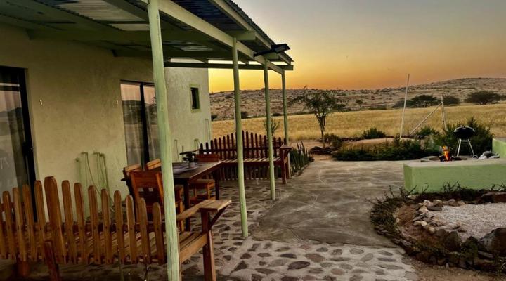 Green Elephant Cottages Uis