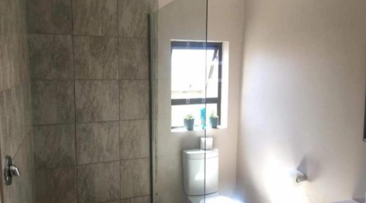 Livingwaters Self-Catering and Lazel Apartments