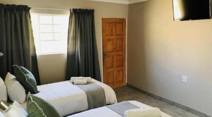 Livingwaters Self-Catering and Lazel Apartments