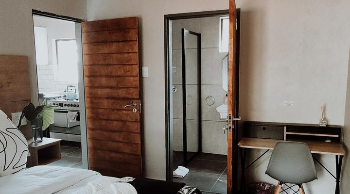 Livingwaters Self-Catering and Lazel Apartments