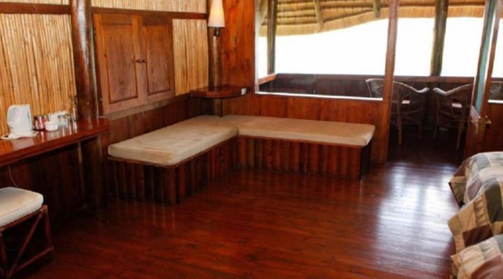 Nkwazi Lake Lodge
