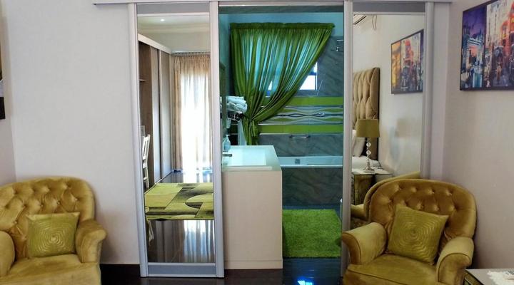 Leonardo's Guest House