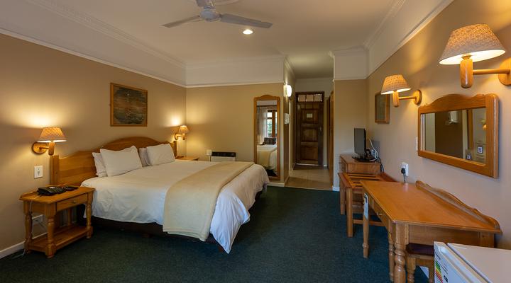 Cathedral Peak Hotel