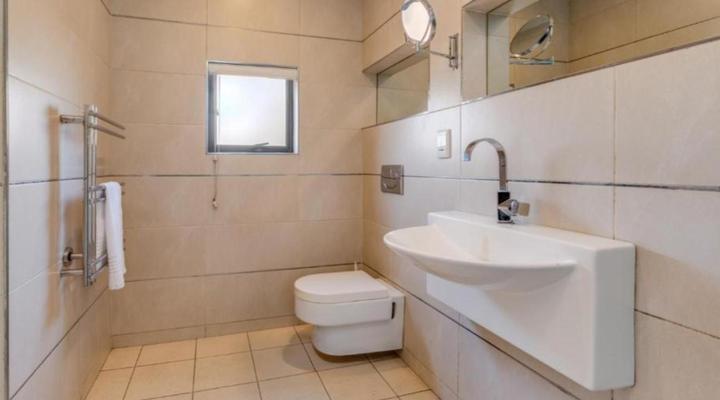 Urban Guest House on Atholl