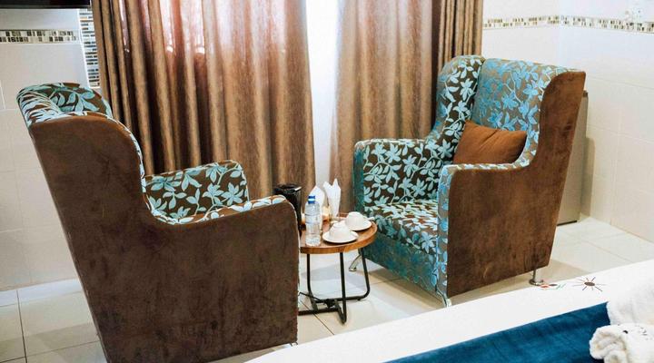 Rib's Boutique Hotel