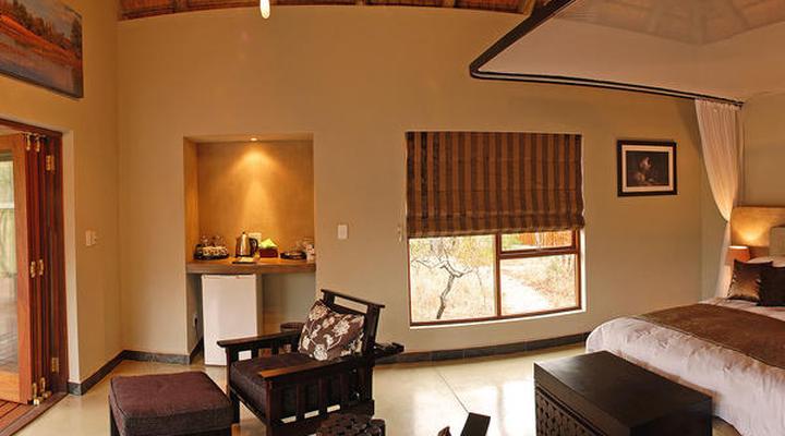 Raptor Retreat Game Lodge