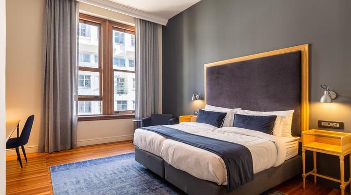 Old Bank Hotel - Lion Roars Hotels & Lodges