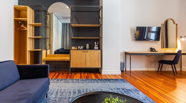 Old Bank Hotel - Lion Roars Hotels & Lodges