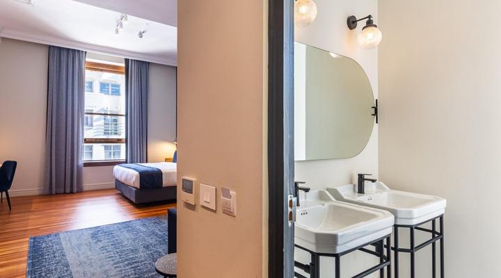 Old Bank Hotel - Lion Roars Hotels & Lodges