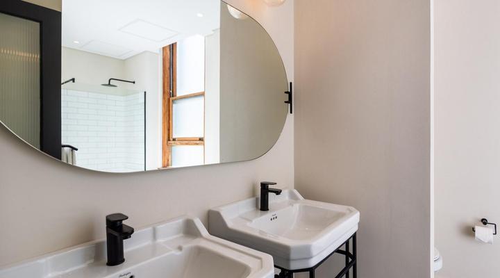 Old Bank Hotel - Lion Roars Hotels & Lodges