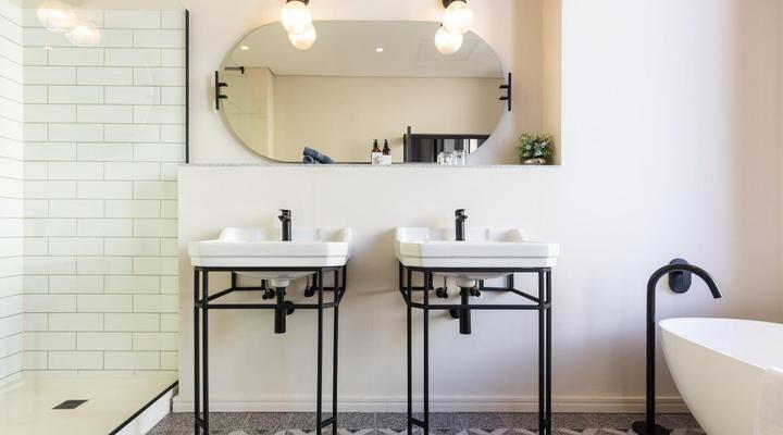 Old Bank Hotel - Lion Roars Hotels & Lodges