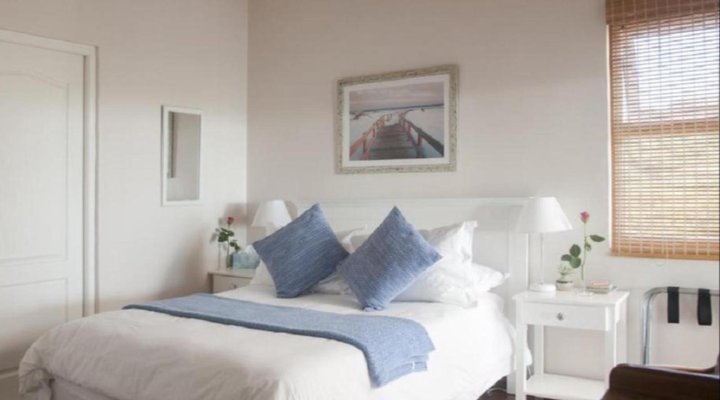 Anchor Bay Guest House