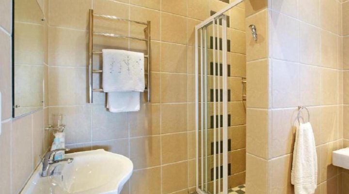 Anchor Bay Guest House