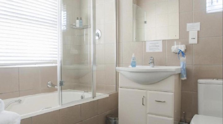 Anchor Bay Guest House